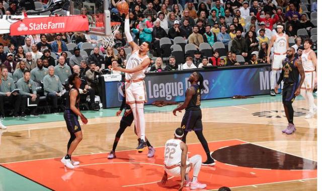 1702729955304028842.png 【夜读】湖人送温暖,马刺结束18连败