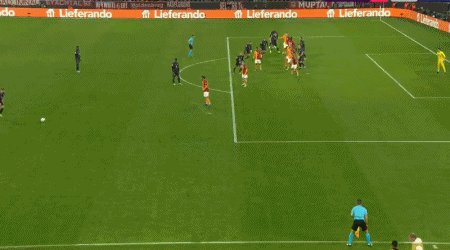 体育赛事分析-【早报】一波三折！曼联欧冠垫底，收视率第一！