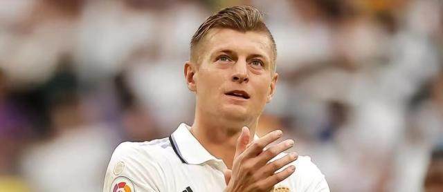 体育赛事分析-【早报】一波三折！曼联欧冠垫底，收视率第一！