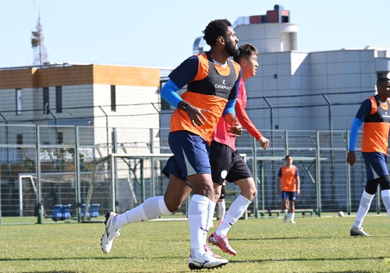 体育数据分析-3-2 2-1!玉昆击败功夫,英博击败亚泰两连胜 刘逸进球为留队加分